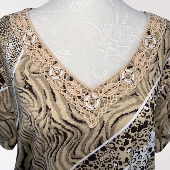 Rebecca Malone Animal Print Short Sleeve Top Crochet Beaded Neckline Size XL - Picture 2 of 9